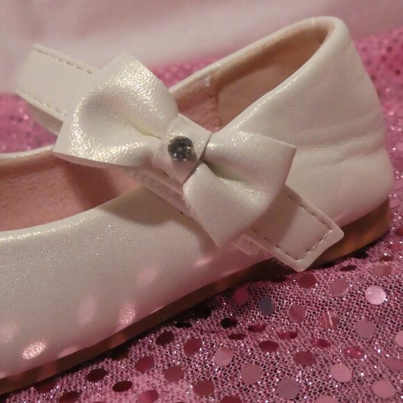 TAXI GIRL | size 8 kids | Girls White Mary Jane Shoes | NIB - Picture 13 of 13